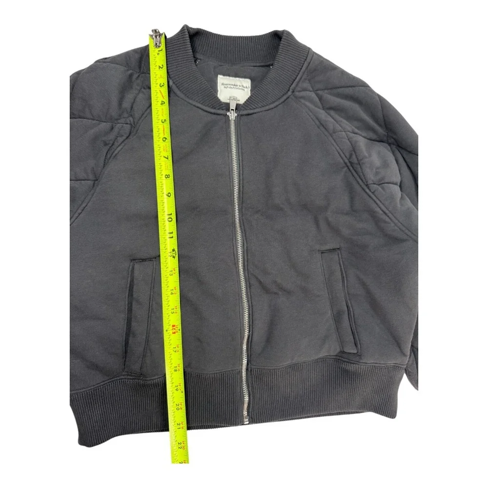 Abercrombie &‎ Fitch Quilted Jacket Soft Collection Gray Cropped Full Zip Sz Lg